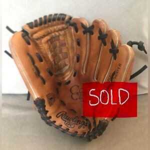 SOLD..  RAWLINGS GOLD GLOVE, BASEBALL FIELDERS, Youth Fit. R-throw.